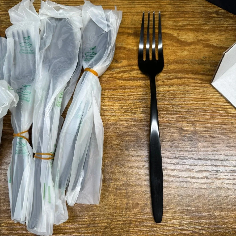 NEW Cambridge Nylah Black 20 Piece Flatware Set 18/0 Stainless Steel Matte Finis